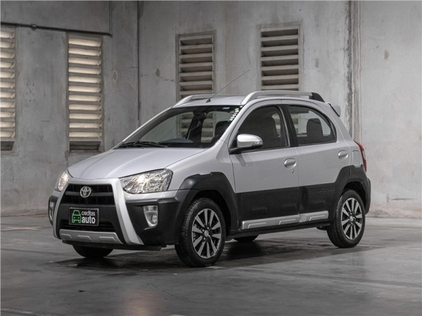 2014 Toyota Etios Cross – Manual do Proprietário